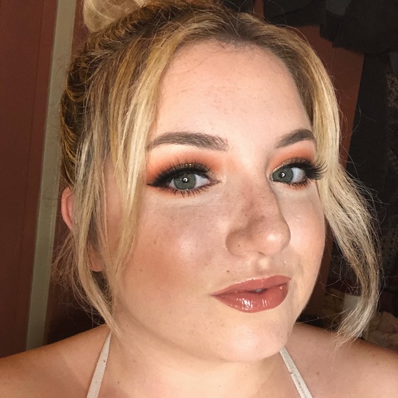 Meet your Posher, Kelsey - Picture 1 of 1